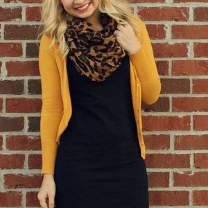 Stylish leopard print circle scarf